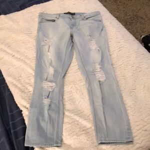 NWOT—Express skinny cropped jeans